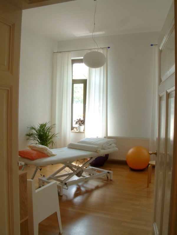 Praxis für Physiotherapie in Fürth - Behandlungsraum 1 - Schlingentisch